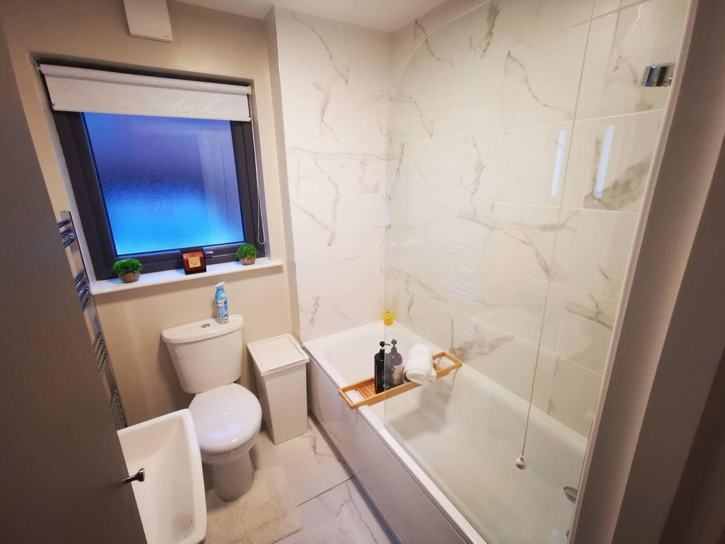 Belfast Central 2 Bedroom Luxurious Modern Stay מראה חיצוני תמונה