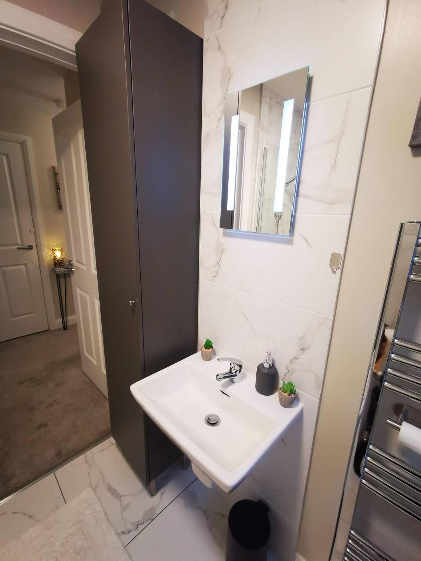 Belfast Central 2 Bedroom Luxurious Modern Stay מראה חיצוני תמונה
