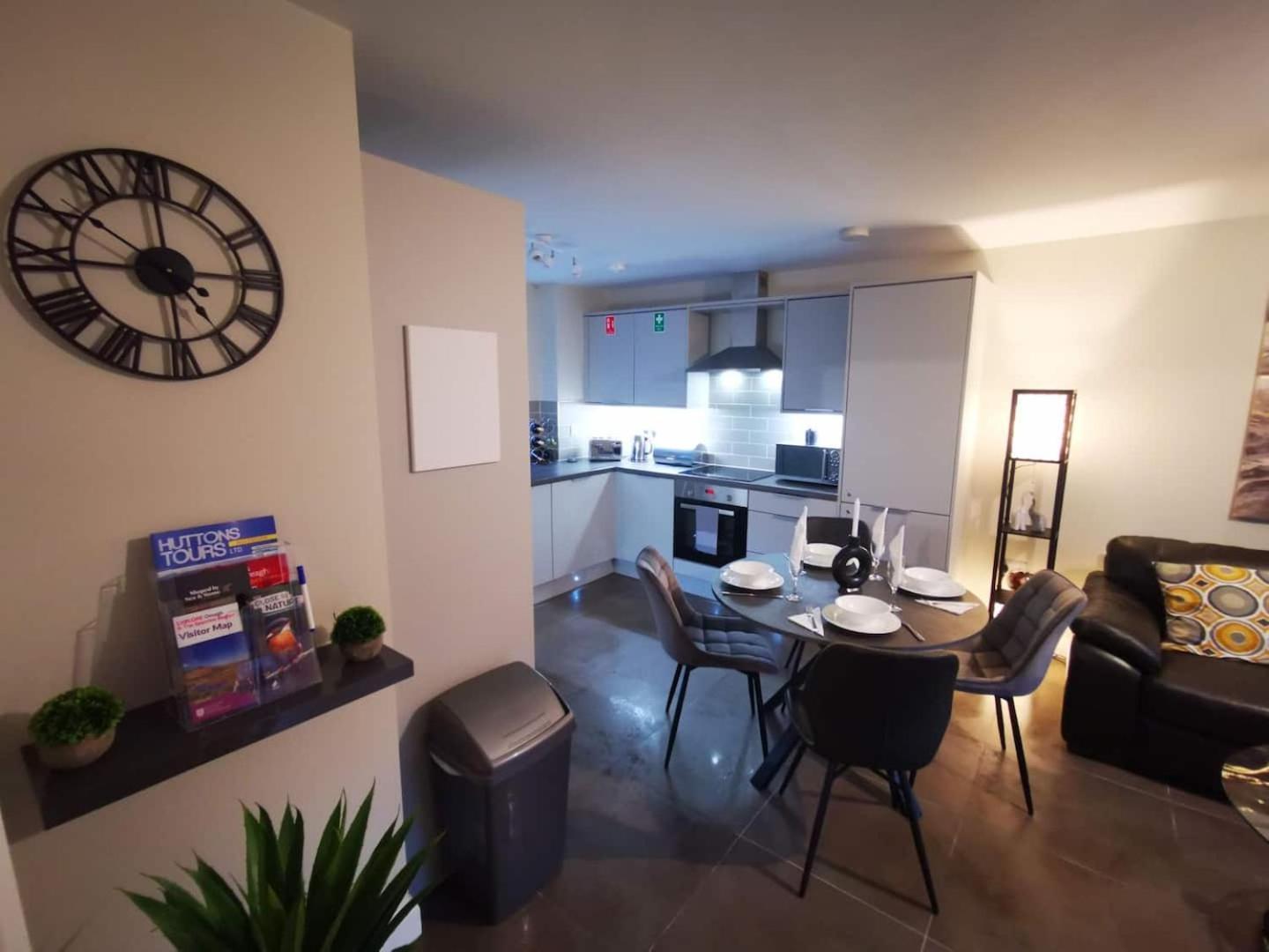Belfast Central 2 Bedroom Luxurious Modern Stay מראה חיצוני תמונה