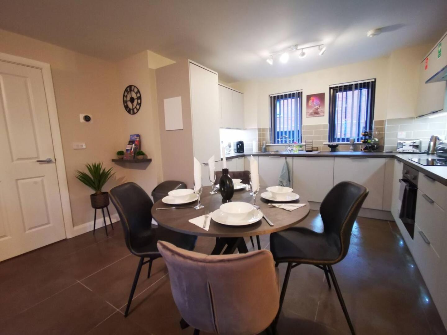 Belfast Central 2 Bedroom Luxurious Modern Stay מראה חיצוני תמונה