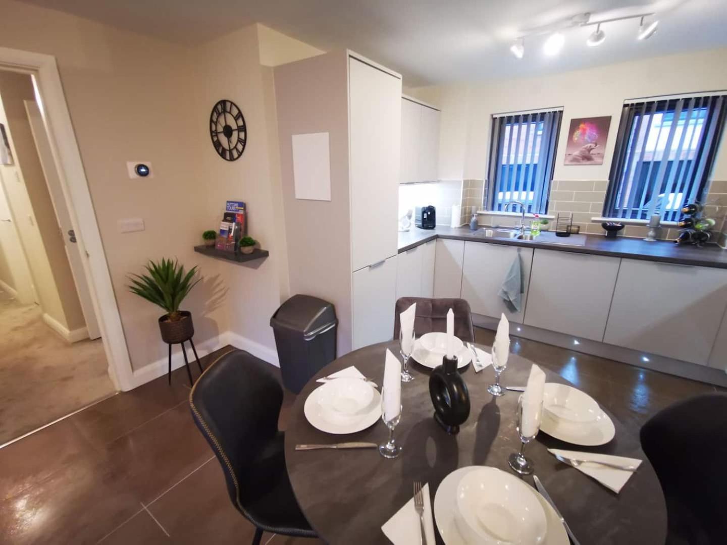 Belfast Central 2 Bedroom Luxurious Modern Stay מראה חיצוני תמונה