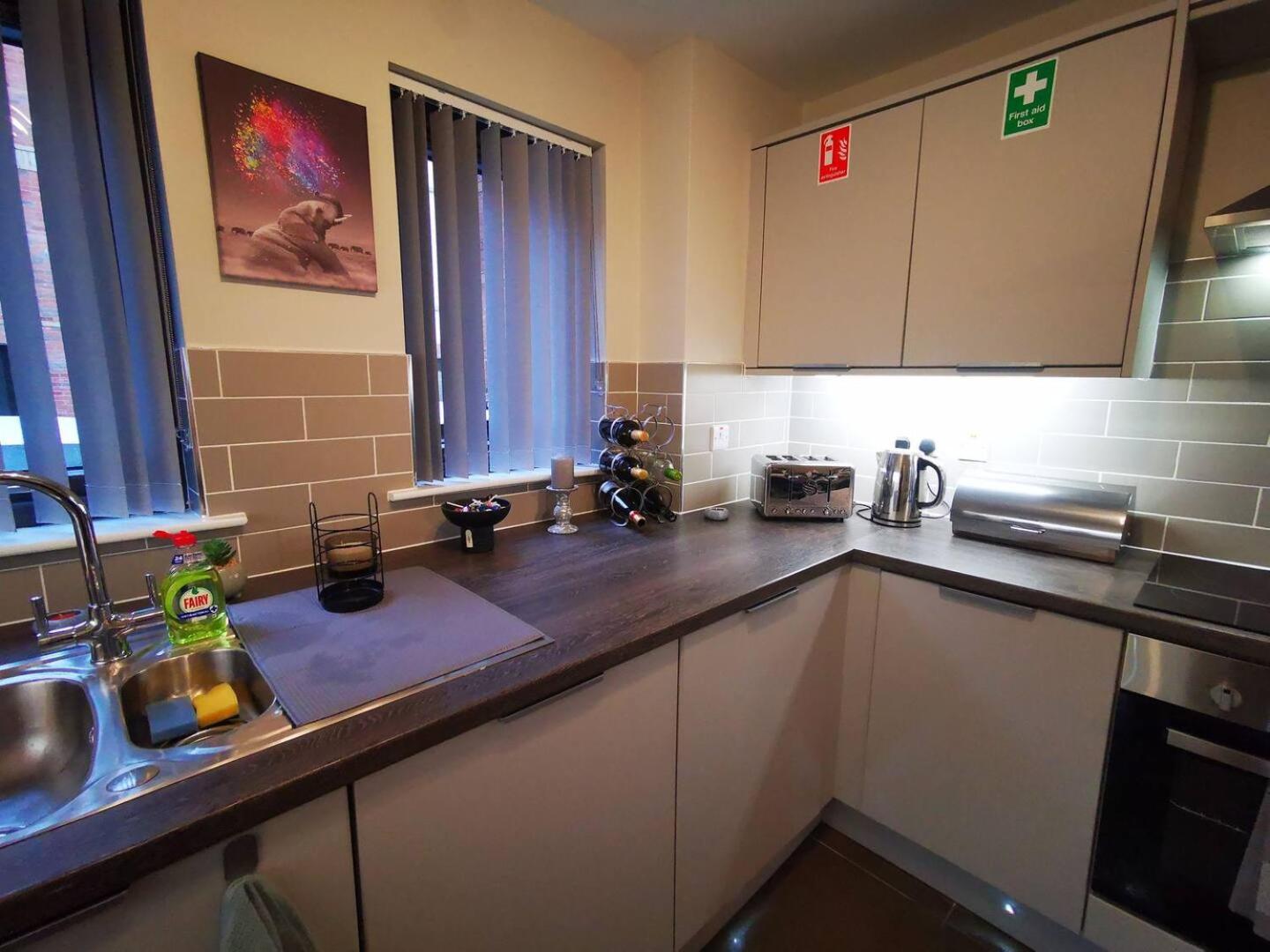 Belfast Central 2 Bedroom Luxurious Modern Stay מראה חיצוני תמונה